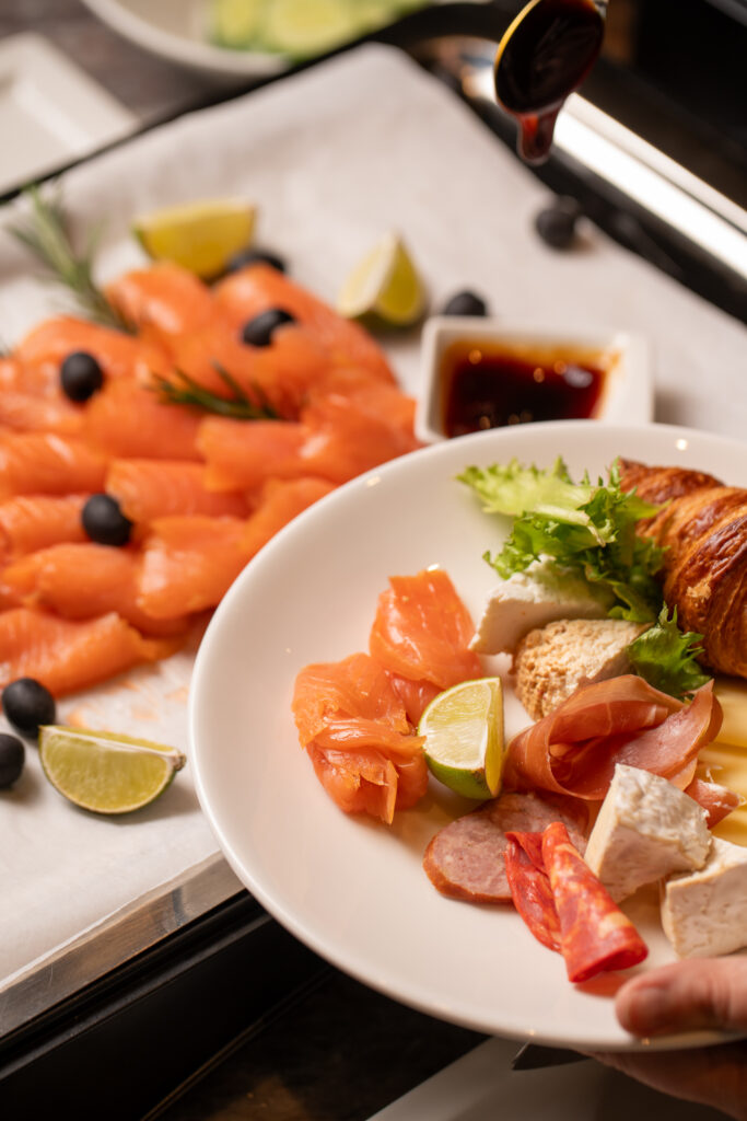 bufet śniadaniowy Warszawa Hotel Flaner